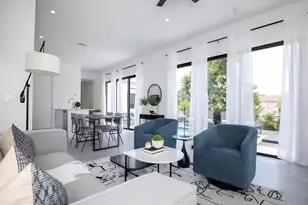 3015 Karen Dr, Naples, FL 34112 - Photo 2