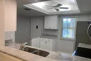 8715 Charter Club Cir, Fort Myers, FL 33919 - Photo 4