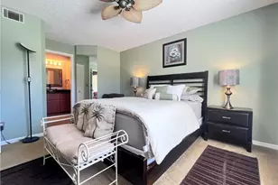 717 Landover Cir, Naples, FL 34104 - Photo 8