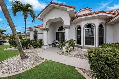 3712 SE 17th Pl, Cape Coral, FL 33904 - Photo 2