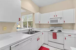 2345 Carrington Ct, Naples, FL 34109 - Photo 8
