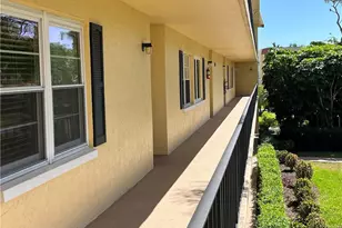 1085 Forest Lakes Dr, Naples, FL 34105 - Photo 2