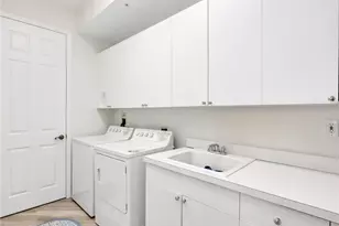 400 Flagship Dr, Naples, FL 34108 - Photo 30