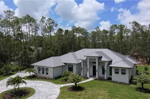 5025 Boxwood Way, Naples, FL 34116 - Photo 4