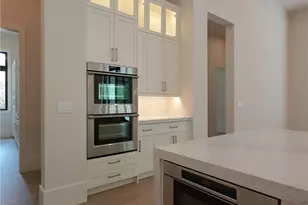 5025 Boxwood Way, Naples, FL 34116 - Photo 14