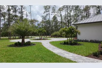 5025 Boxwood Way, Naples, FL 34116 - Photo 6