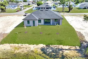 2206 NE 35th Ln, Cape Coral, FL 33909 - Photo 24