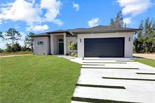 2206 NE 35th Ln, Cape Coral, FL 33909 - Photo 2