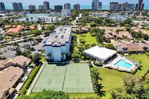 555 Park Shore Dr, Naples, FL 34103 - Photo 30