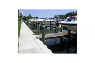 10682 Gulf Shore Dr, Naples, FL 34108 - Photo 14