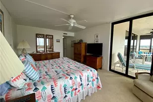 10851 Gulf Shore Dr, Naples, FL 34108 - Photo 12