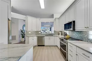 805 Bentwater Cir, Naples, FL 34108 - Photo 4