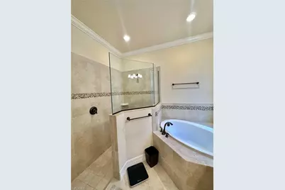 28518 Westmeath Ct, Bonita Springs, FL 34135 - Photo 10