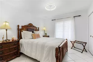 760 Wiggins Lake Dr, Naples, FL 34110 - Photo 12
