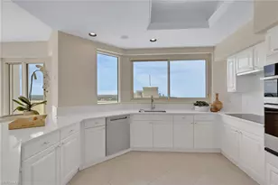 7117 Pelican Bay Blvd, Naples, FL 34108 - Photo 12