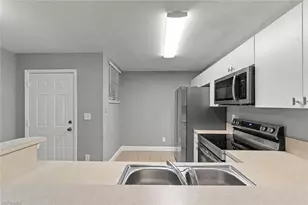 4109 Bellasol Cir, Fort Myers, FL 33916 - Photo 10