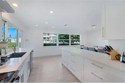 1250 Tuna Ct, Naples, FL 34102 - Photo 12