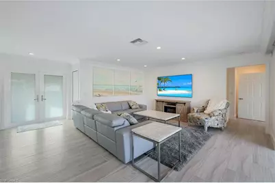 1250 Tuna Ct, Naples, FL 34102 - Photo 8