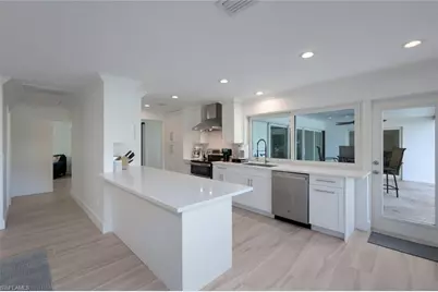 1250 Tuna Ct, Naples, FL 34102 - Photo 10