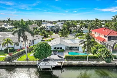 1250 Tuna Ct, Naples, FL 34102 - Photo 2