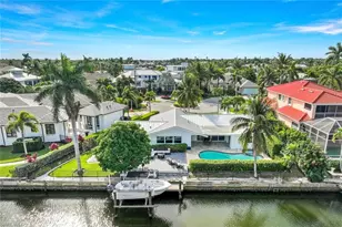1250 Tuna Ct, Naples, FL 34102 - Photo 2