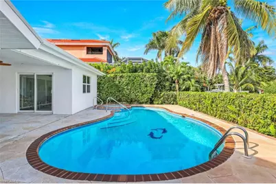1250 Tuna Ct, Naples, FL 34102 - Photo 30