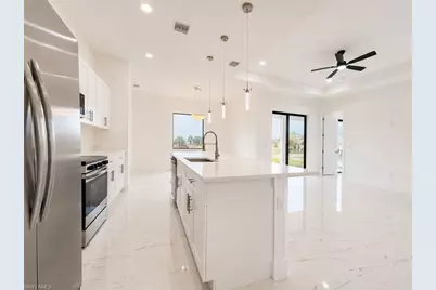 921 Martha Ave S, Lehigh Acres, FL 33974 - Photo 6