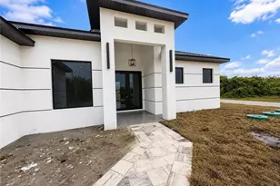 921 Martha Ave S, Lehigh Acres, FL 33974 - Photo 4