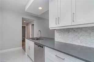 4710 St Croix Ln, Naples, FL 34109 - Photo 10