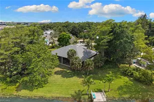 61 Constitution Dr, Naples, FL 34112 - Photo 4