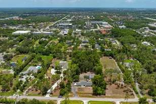 6800 Bottlebrush Ln, Naples, FL 34109 - Photo 10