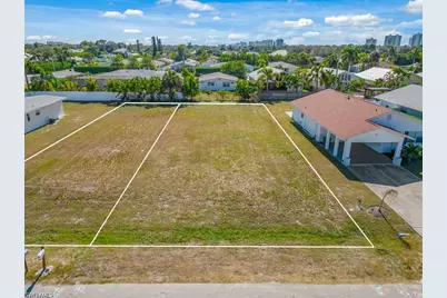 686 97th Ave N, Naples, FL 34108 - Photo 14