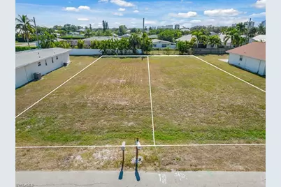 686 97th Ave N, Naples, FL 34108 - Photo 8