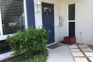 195 Peppermint Ln W, Naples, FL 34112 - Photo 2