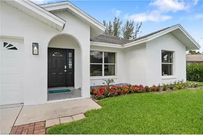 1719 Camelia Ln, Naples, FL 34105 - Photo 2