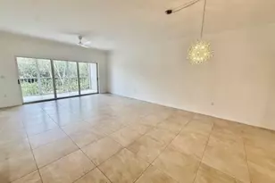 322 Sugar Pine Ln, Naples, FL 34108 - Photo 2
