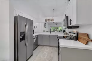 241 Robin Hood Cir, Naples, FL 34104 - Photo 4
