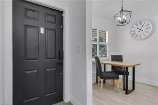 241 Robin Hood Cir, Naples, FL 34104 - Photo 2