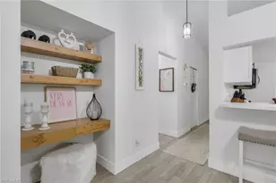 241 Robin Hood Cir, Naples, FL 34104 - Photo 8