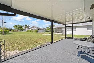 545 102nd Ave N, Naples, FL 34108 - Photo 4