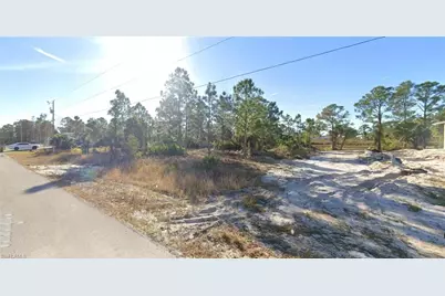 1036 Candlelight Dr, Lehigh Acres, FL 33974 - Photo 2