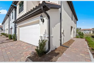 1412 Weeping Willow Ct, Cape Coral, FL 33909 - Photo 2