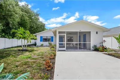 862 95th Ave N, Naples, FL 34108 - Photo 2