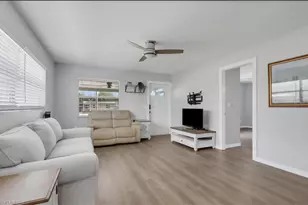 862 95th Ave N, Naples, FL 34108 - Photo 6