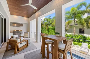 950 8th St S, Naples, FL 34102 - Photo 6