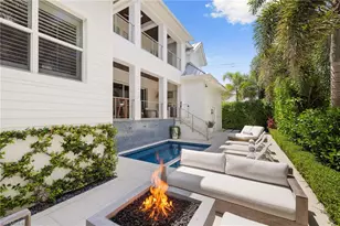 950 8th St S, Naples, FL 34102 - Photo 2