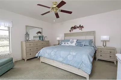 549 Beachwalk Cir, Naples, FL 34108 - Photo 10
