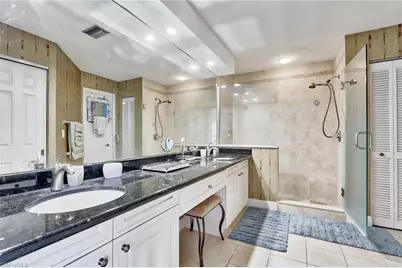 549 Beachwalk Cir, Naples, FL 34108 - Photo 12
