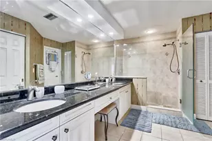 549 Beachwalk Cir, Naples, FL 34108 - Photo 12
