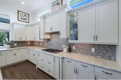 6460 Pembroke Way, Naples, FL 34113 - Photo 14